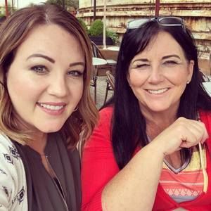 Meet your Posher, Lora